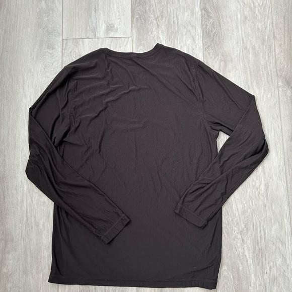 Vuori Black Long Sleeve - Picture 3 of 3